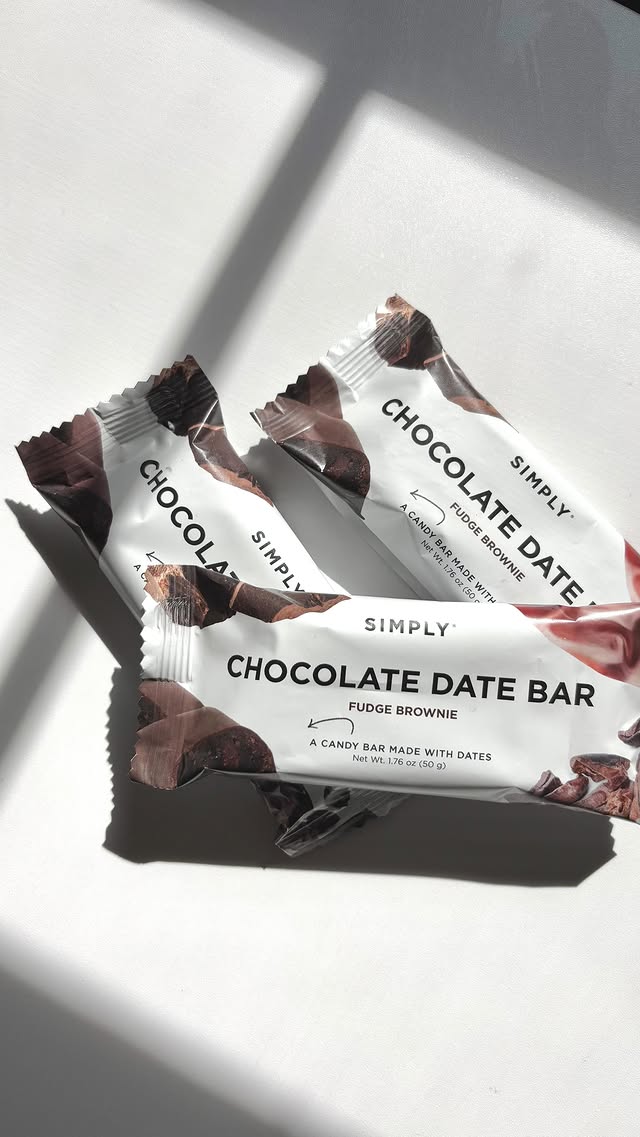 Instagram post by @eatswjennifer for Simply Gum. Caption reads: [...] — have you had a chocolate DATE bar?....