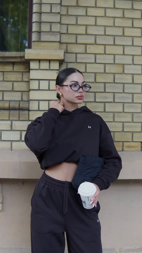 Instagram post by @man.roxana for Myprotein. Caption reads: but activewear…I KNOW ✨ @myproteinro #ad....