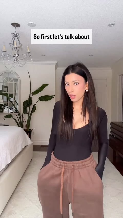 Instagram post by @shrutislookbook for Glowmode. Caption reads: @glowmode_official 
GLOWMODE [...].