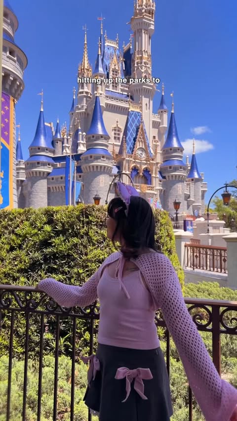 Instagram post by @sheselle for Walt Disney World. Caption reads: [...] finally go on that dream trip to Walt Disney....