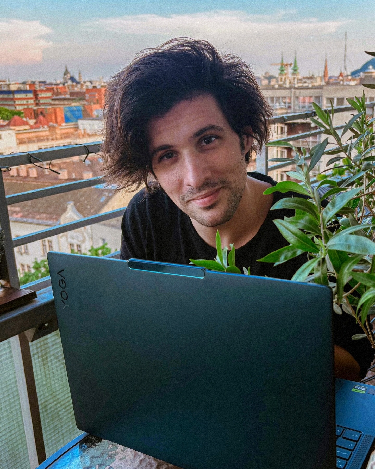 Instagram post by @azigaziembermark for Lenovo. Caption reads: Sűrű napok… Köszönöm a sok névnapi köszöntést....