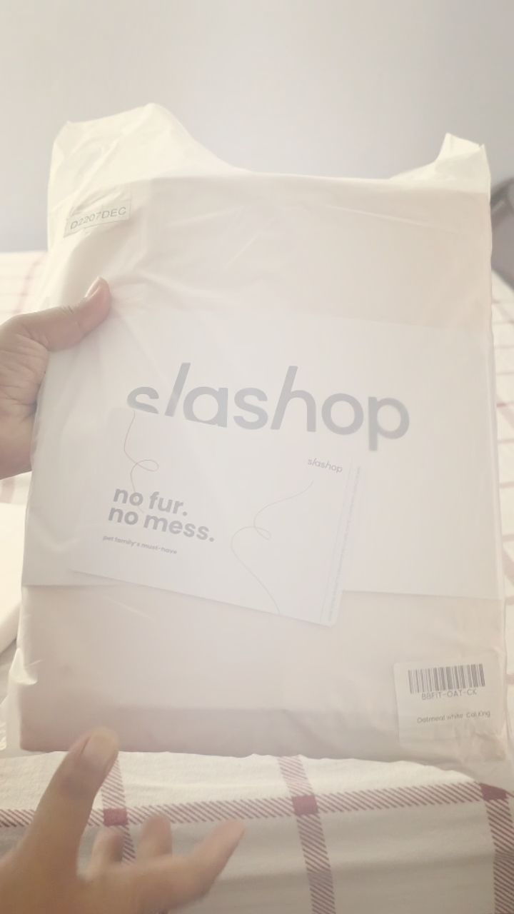 Instagram post by @shalinisharma.in for slashop. Caption reads: Oatmeal white dreams and cloud-soft comfort ☁️....