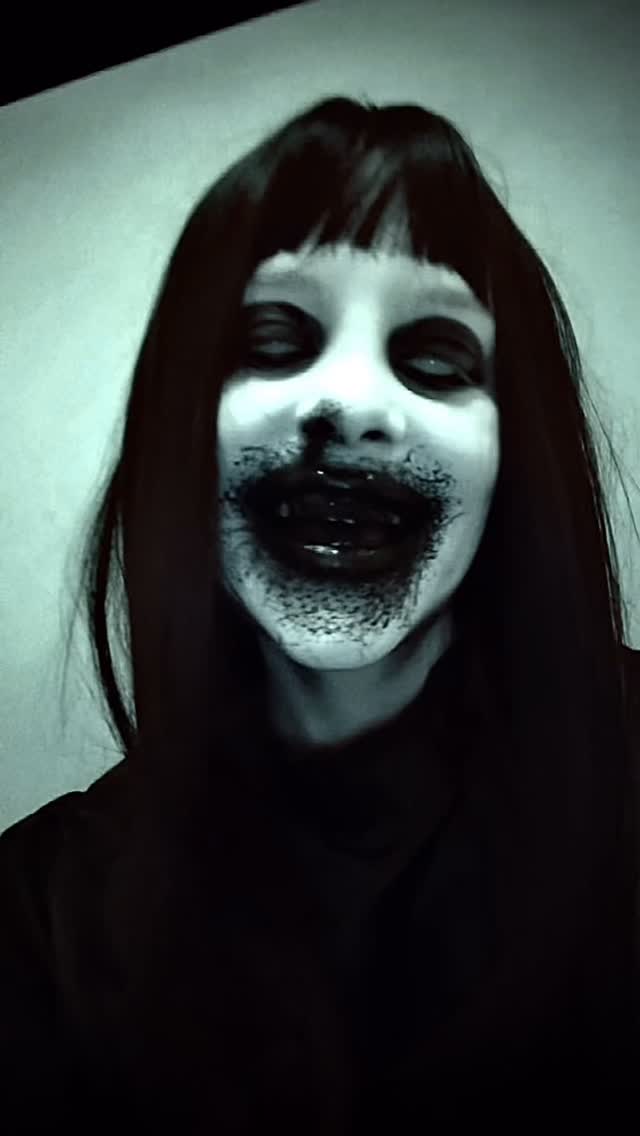 Instagram post by @dollface.sfx for UNIQSO. Caption reads: [...] about her

Products used:
-Contacts @uniqso....