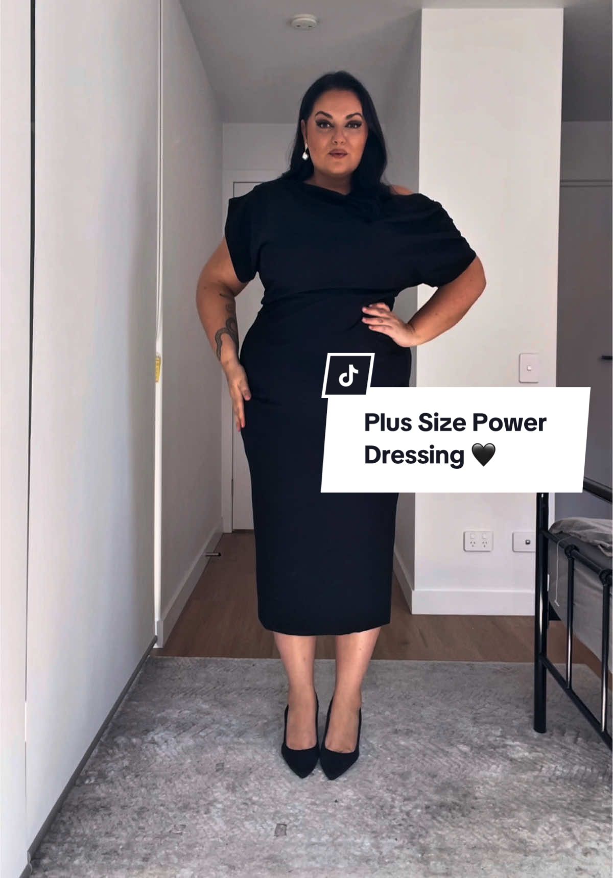 TikTok post by @chloervick for Showpo. Caption reads: [...] to power dressing style 😍🖤 @SHOWPO....