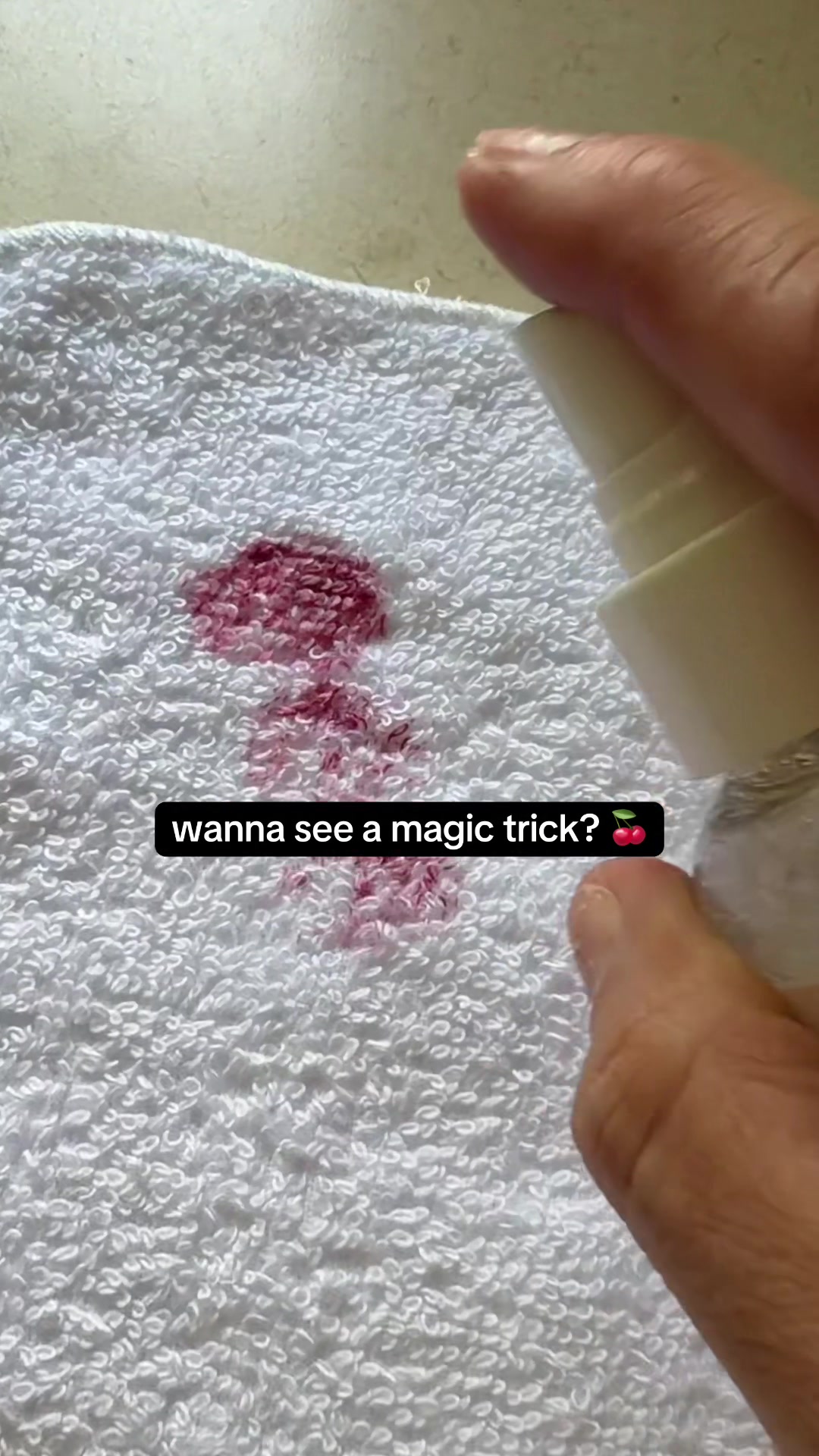 TikTok post by @kayleemarie_ugc for Earth Breeze. Caption reads: [...] of Miracle Stain Remover 🥰🙌🏼✨....