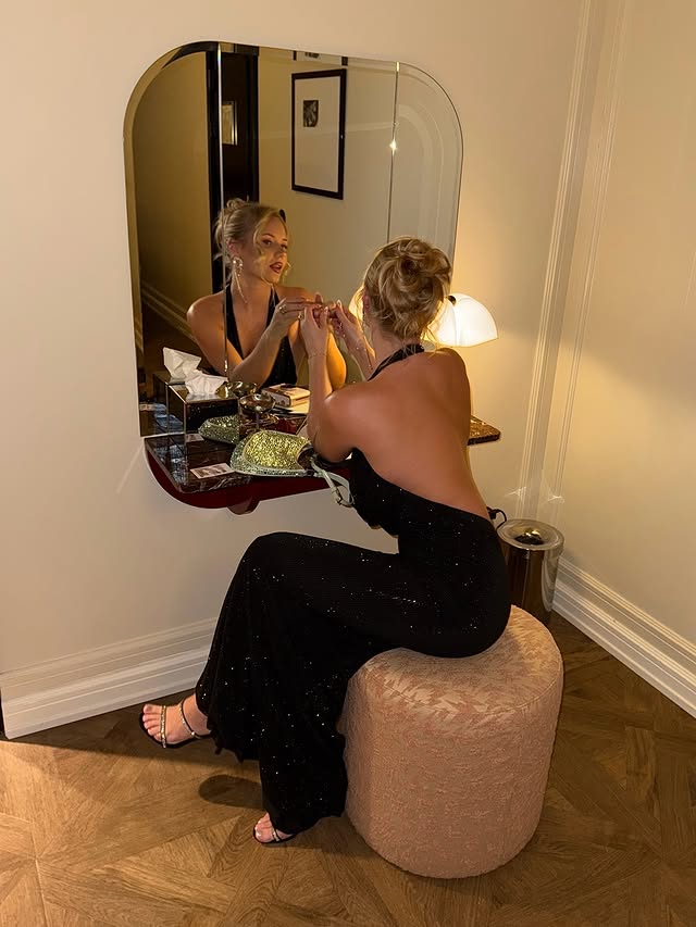 Instagram post by @barbarakristoffersen for OH POLLY. Caption reads: [...] of love, warmth and joy your way 🥹 @ohpolly.