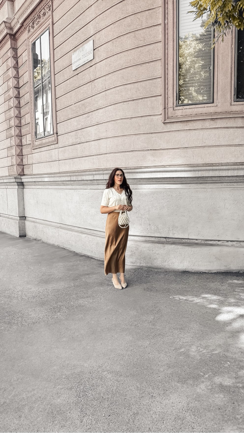 Instagram post by @olimpietta for Simple Retro. Caption reads: Outfit of the day.

Cardigan @simpleretro....