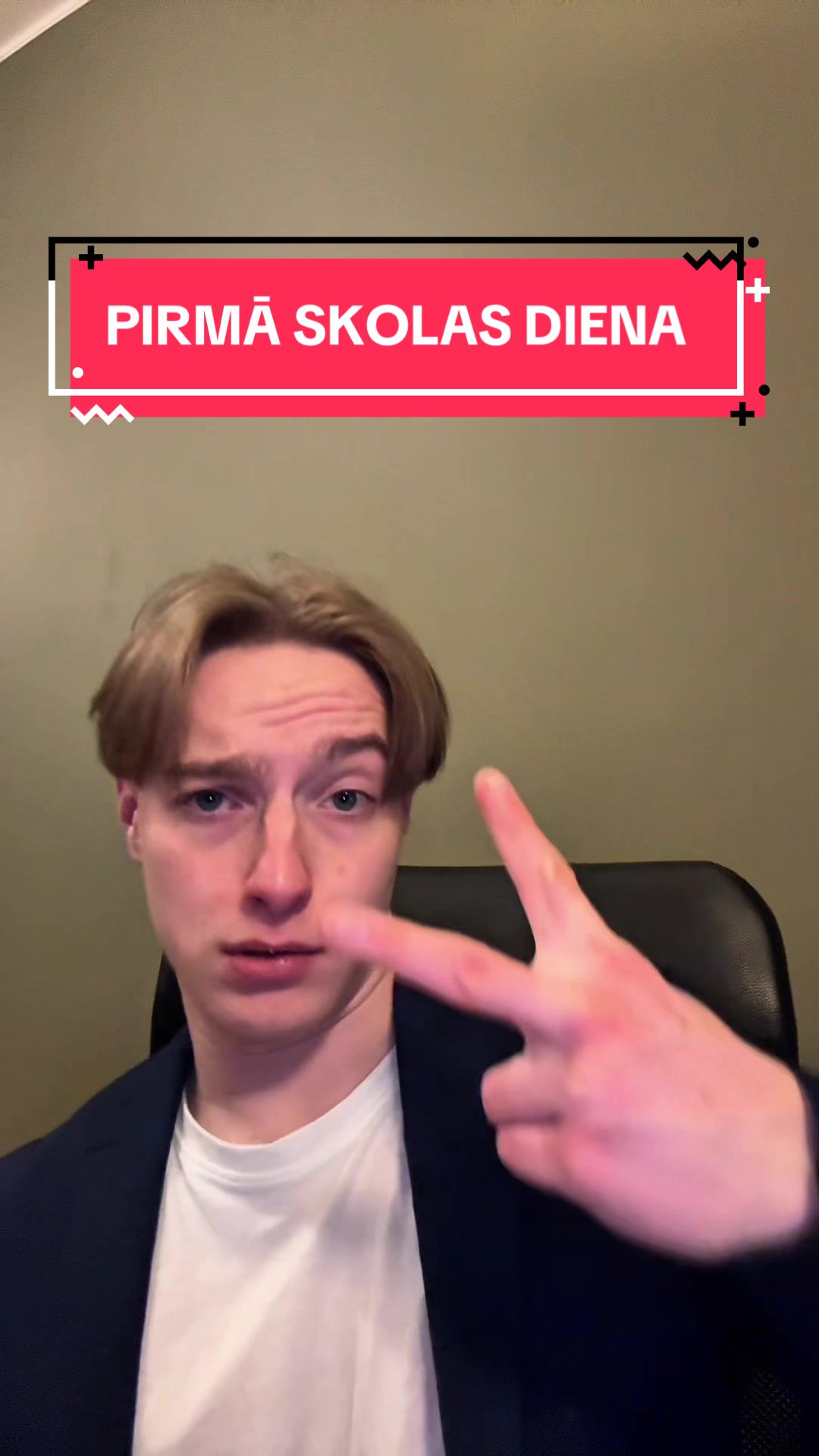 TikTok post by @jaxoed for VIDUSSKOLA.COM. Caption reads: [...] paliec mājās un iestājies @VIDUSSKOLA.COM....