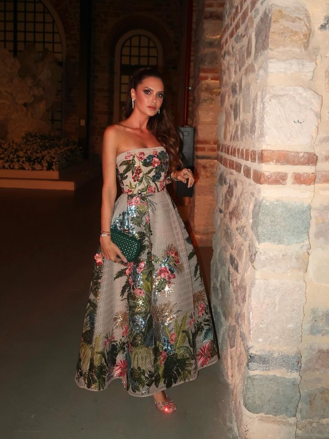 Instagram post by @nberrin for ELIE SAAB. Caption reads: This dress is just me💚

Dress by @eliesaabworld....