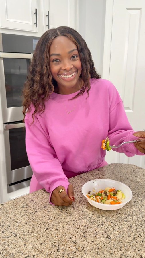 Instagram post by @gabeflowers for Healthy Choice. Caption reads: #ad Convenient and delicious meals are easy to....