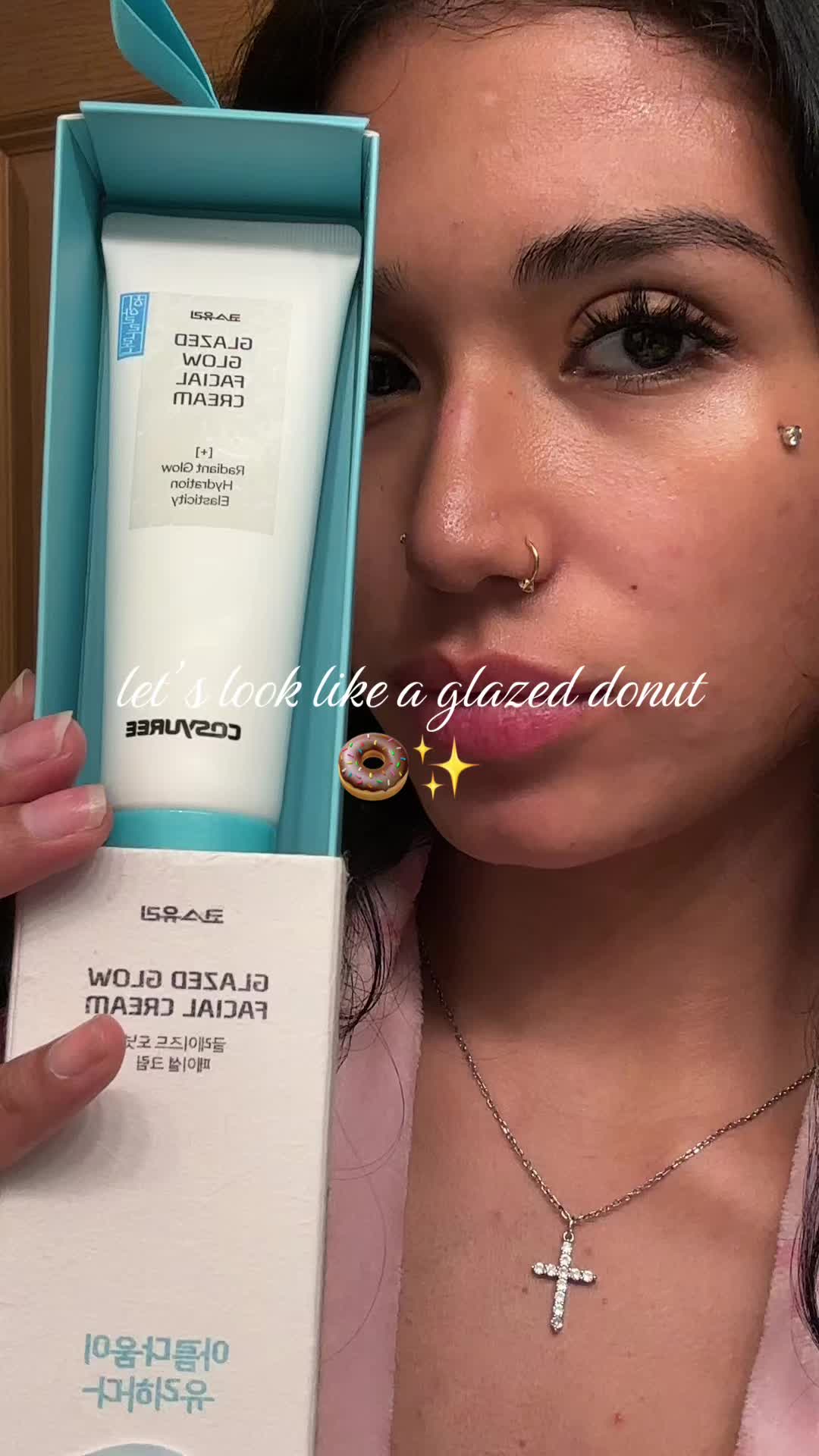 TikTok post by @babyygkay for Cosyuree. Caption reads: [...] It’s so lightweight & lasts 24h. 🥰....