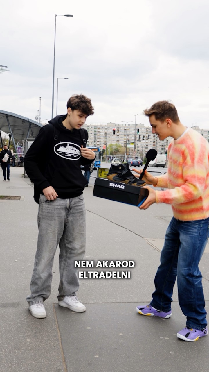 Instagram post by @dablty for CCC. Caption reads: Elcserélnéd a lábadon lévő cipőt egy zseni új....