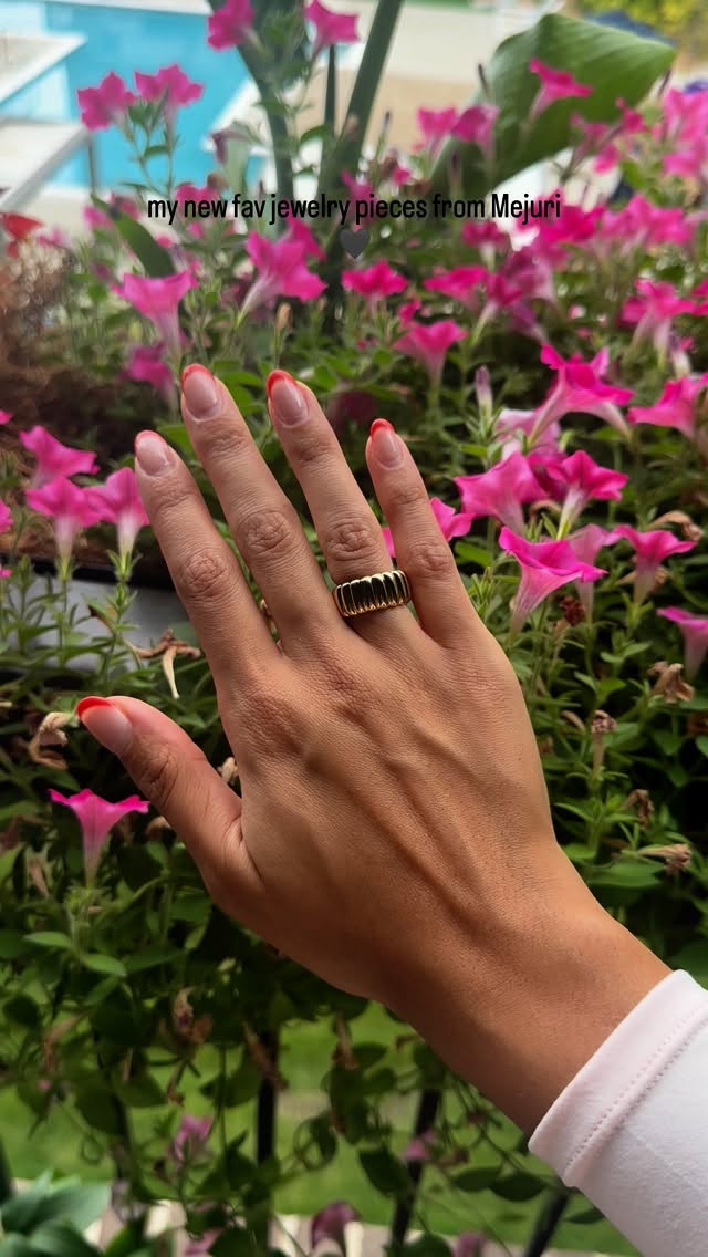 Instagram post by @theweeklyfashionista for MEJURI. Caption reads: Obsessed with these stunning jewelry pieces from....