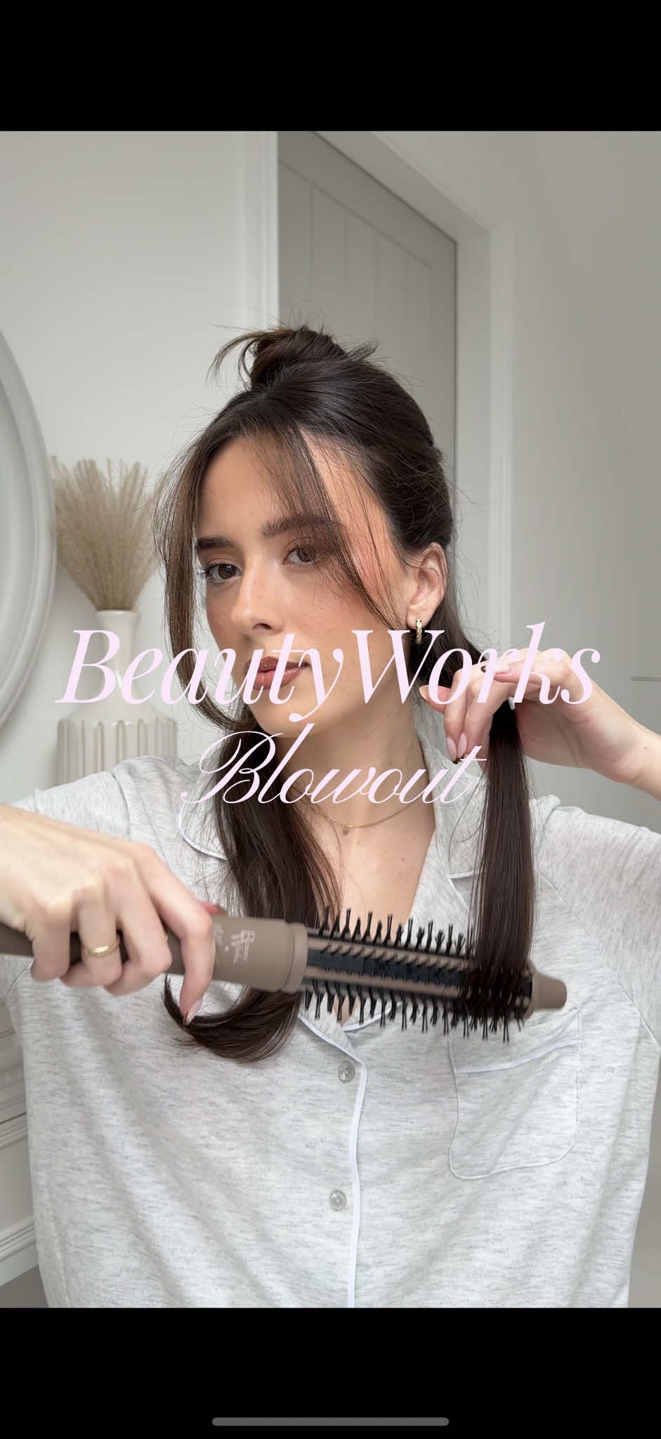 TikTok post by @hannah.ugc.creator for BeautyWorks. Caption reads: [...] Brush #valentinesday #valentineshair....