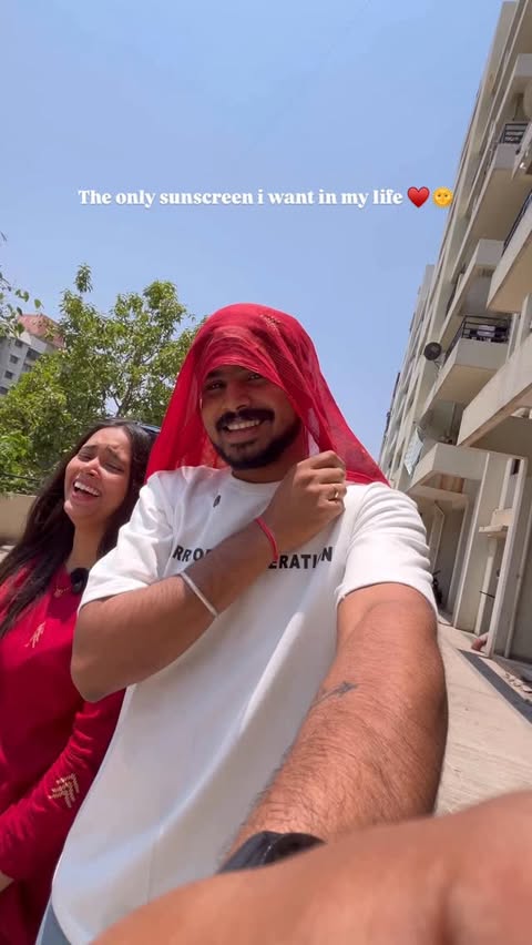 Instagram post by @adiom_lovetales for Molecular Company. Caption reads: [...] best sunscreen for everyday use....