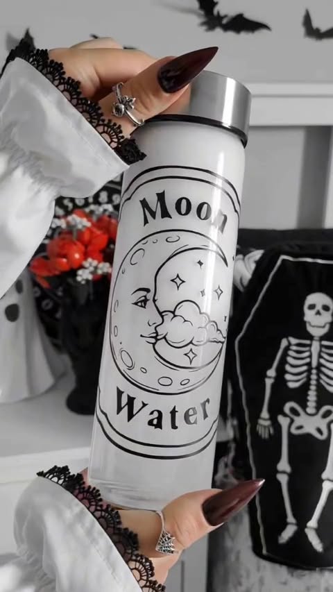 Instagram post by @_mystic_moon_witch for REGALROSE.com. Caption reads: ℑ 𝔩𝔬𝔳𝔢 𝔪𝔶 @cricut_it : ℑ 𝔠𝔬𝔲𝔩𝔡𝔫'𝔱....