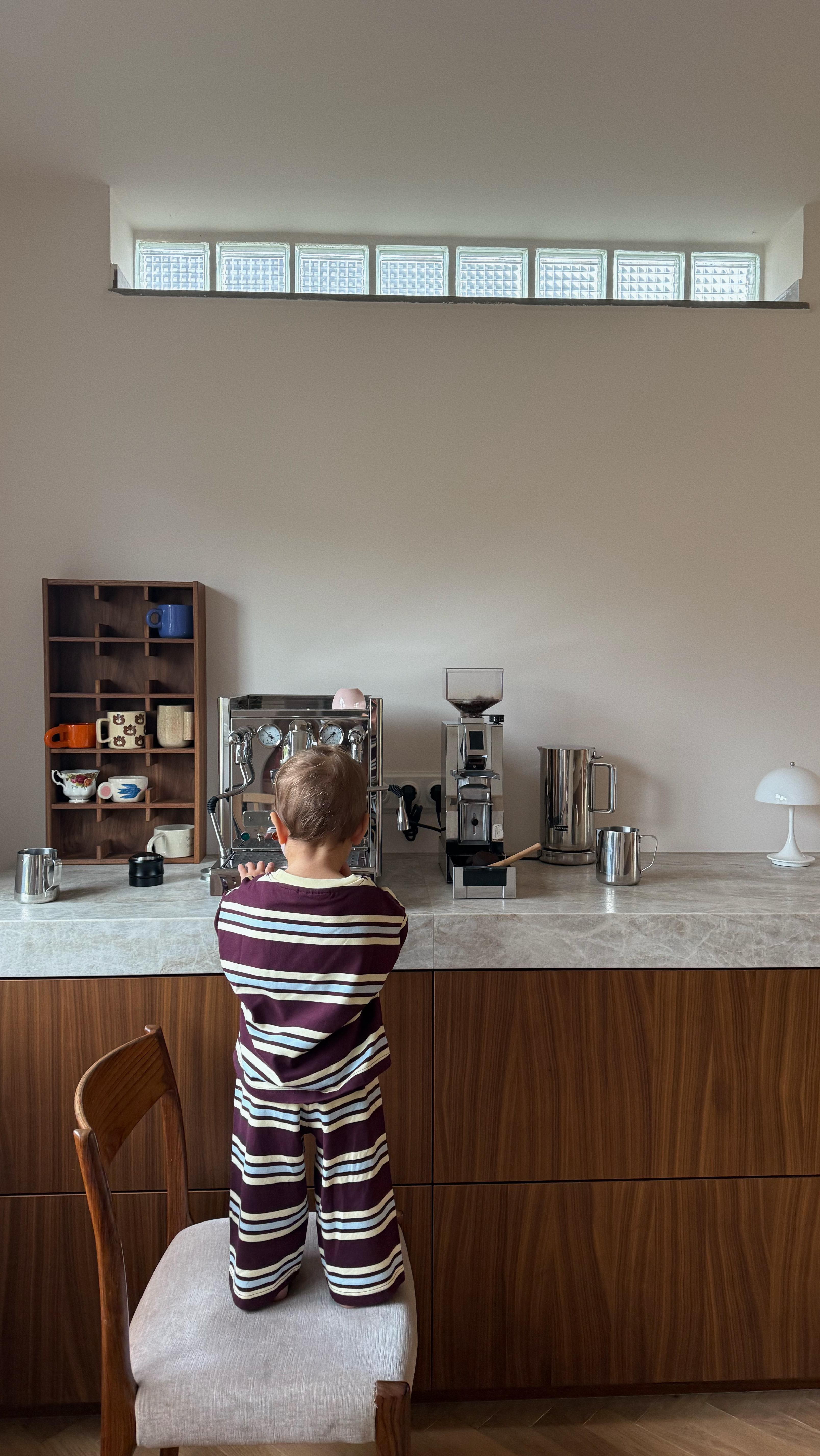 Instagram post by @friedalovesemil for Hernameis. Caption reads: [werbung] good morning from me & my little barista....