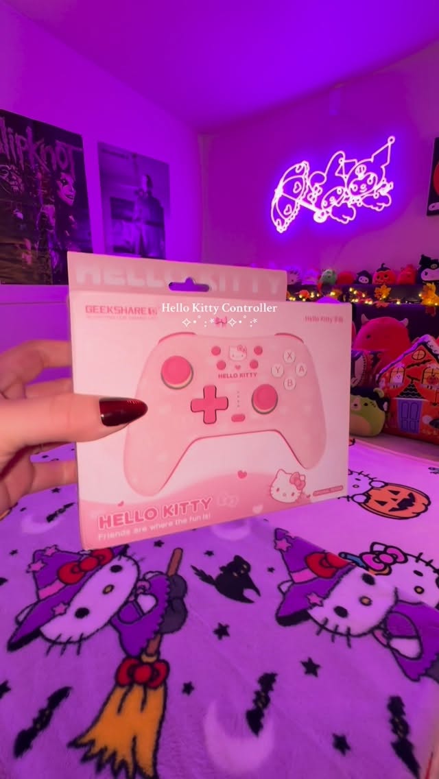 Instagram post by @catscozyhome for GeekShare. Caption reads: 💖✨Happy Birthday Hello Kitty!!🎂🥳🎀👻🎮
~
Thank....