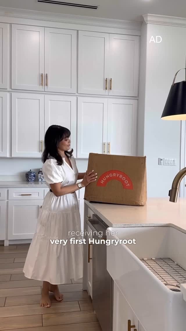 Instagram post by @spanglishfashion for Hungryroot. Caption reads: @Hungryroot plans your meals based on your....