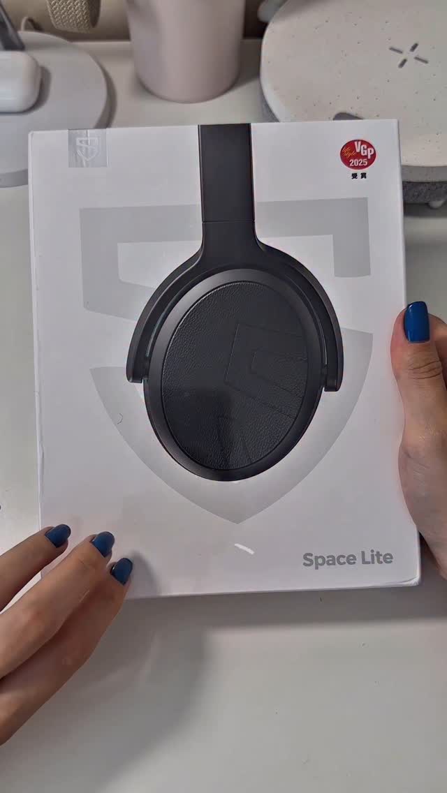 Instagram post by @giscorpio for SOUNDPEATS. Caption reads: Just tested the SoundPEATS Space Lite and fell in....