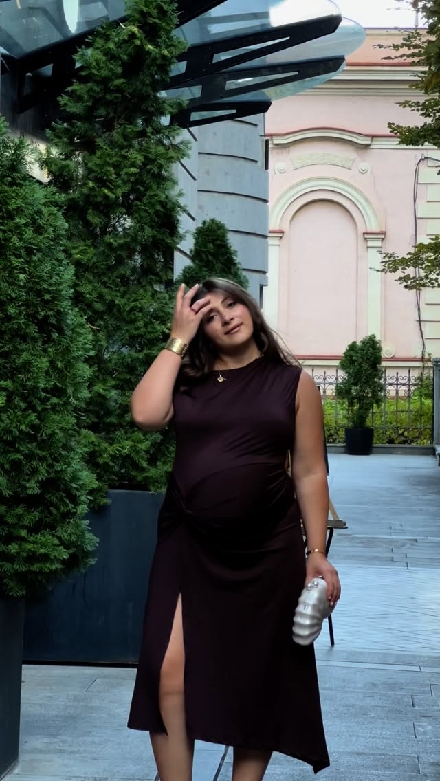 Instagram post by @annas_littleworld for Micas. Caption reads: Counting kicks and counting days 💙👶
Dress:....