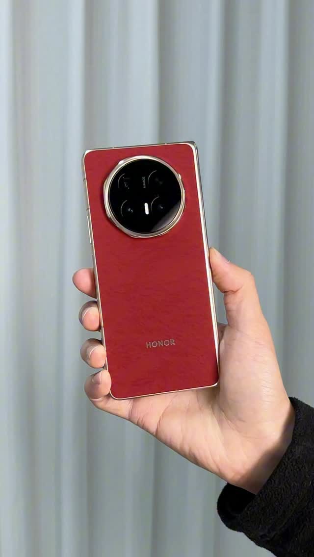 Instagram post by @lovexeenia for Honor. Caption reads: [...] red… this is Red ID energy 🔴✨ The new HONOR....