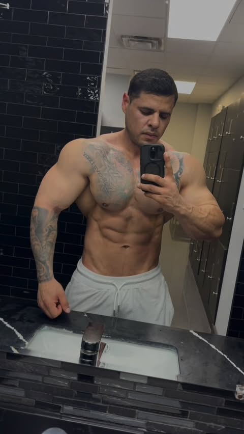 Instagram post by @jorgehernandezpro_ for Evogen Nutrition. Caption reads: [...] off
Suples @energysuppliesmty 🇲🇽....