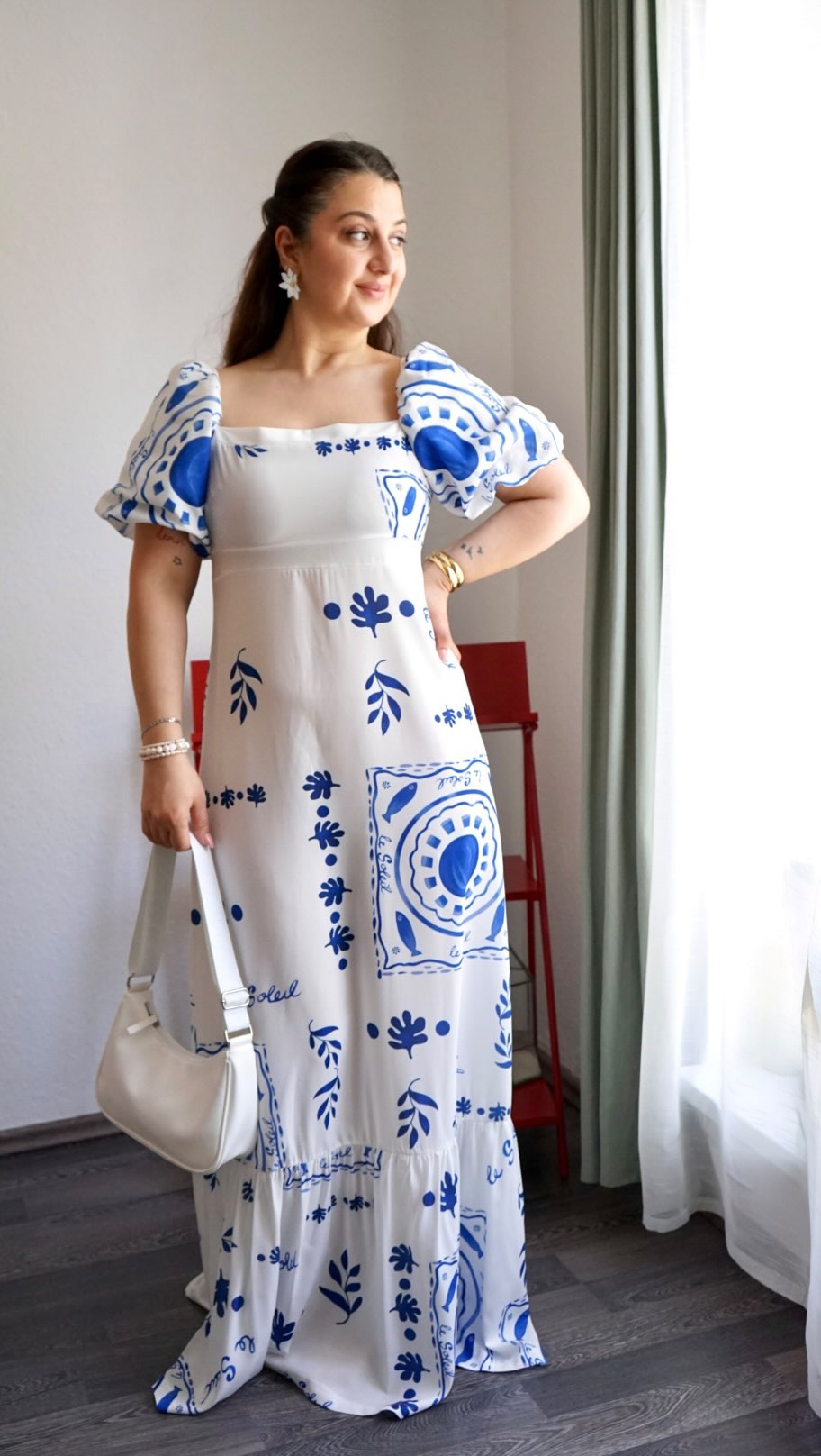 Instagram post by @duygusapayer for LightInTheBox. Caption reads: [...] I got the dreams dresses from @lightinthebox....