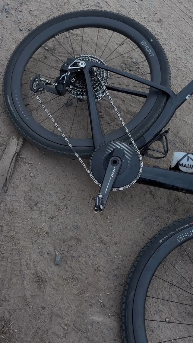 Instagram post by @thegravelingcircus for Maurten. Caption reads: „Wenn Freiheit ein Geräusch hätte“

@cervelo....