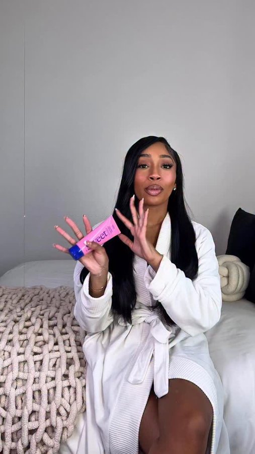 Instagram post by @danggtayluuh for Old Navy. Caption reads: the OLD NAVY BEAUTY CO pop-up did not disappoint....