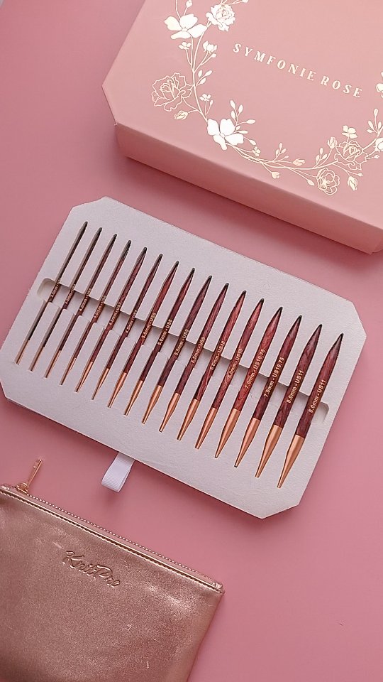 Instagram post by @franlopezknitting for KnitPro. Caption reads: ᡣ𐭩 •｡ꪆৎ ˚⋅ Symfonie Rose Set ⋆. 𐙚 ˚

My first....