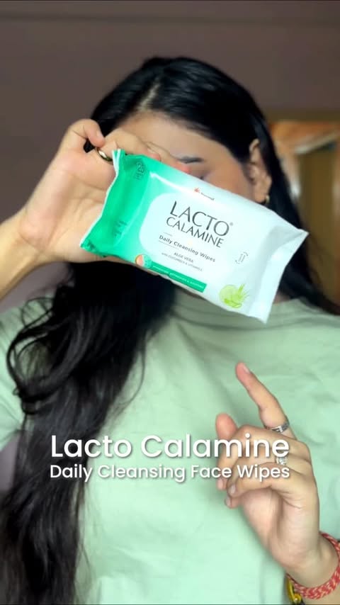 Instagram post by @thatbrowneyedmerakee for Lacto Calamine. Caption reads: Lacto Calamine Daily Cleansing Face Wipes leaves....