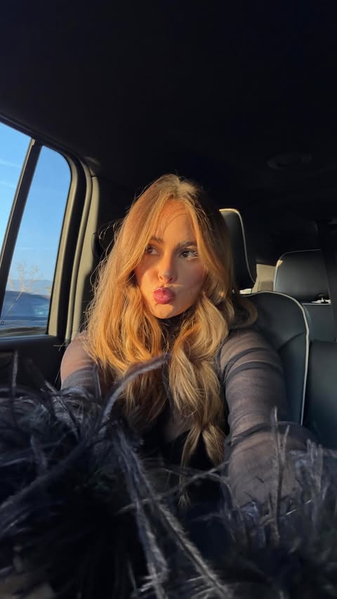 Instagram post by @amanda_stantonn for L’ange Hair. Caption reads: [...] Some days I want soft waves. The @langehair....