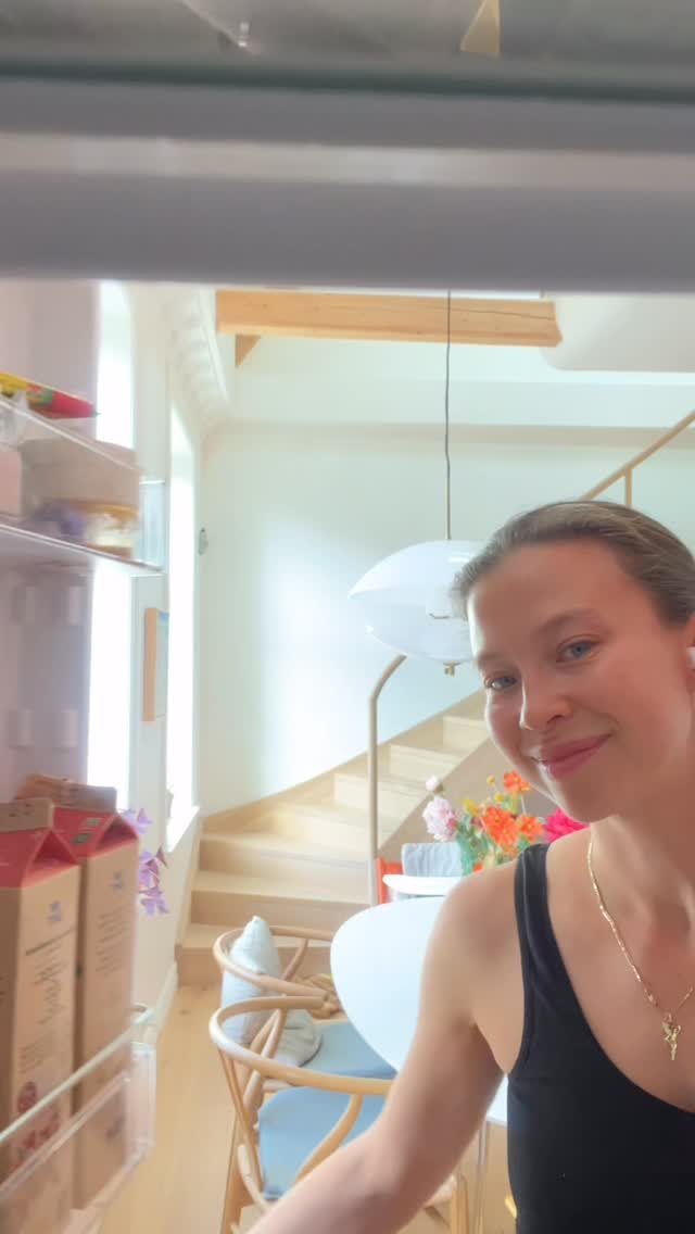 Instagram post by @femihelse for Skinome. Caption reads: ad 💚 Dykk inn i kjøleskapet du også for ferske....