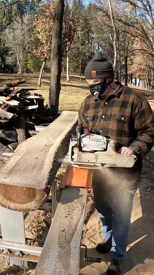 Instagram post by @foxridgeslabs for RZ Mask. Caption reads: [...] I protected my lungs with the RZM3 from....