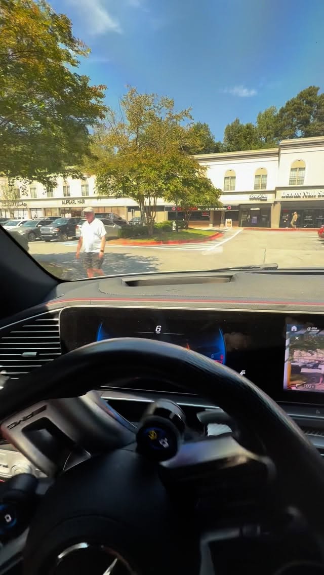 Instagram post by @jasmine.dior for Alipearl Hair. Caption reads: Had Such A Great Time At Ali Pearls New....