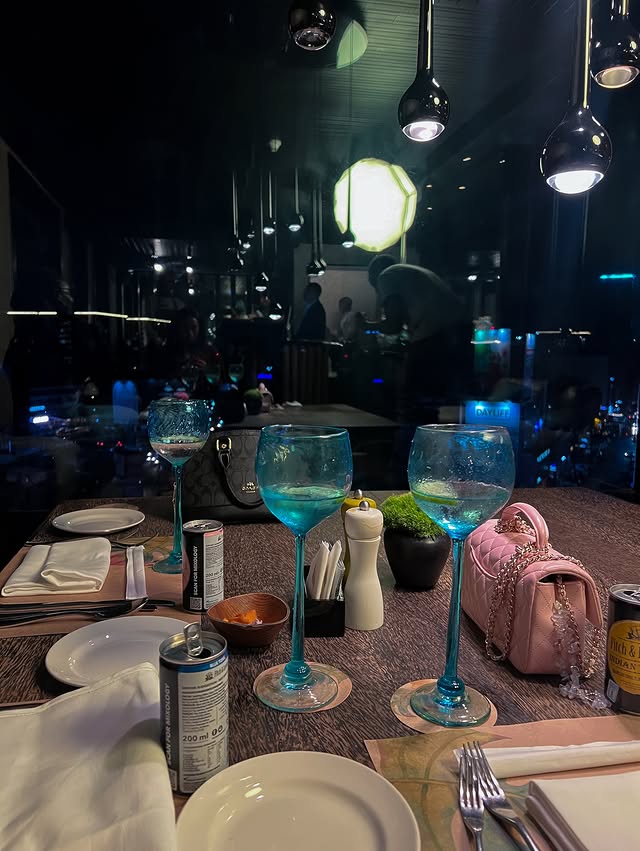 Instagram post by @zarilyn.zonroe for MALFY Gin. Caption reads: wish I could go back in life, not to change things....