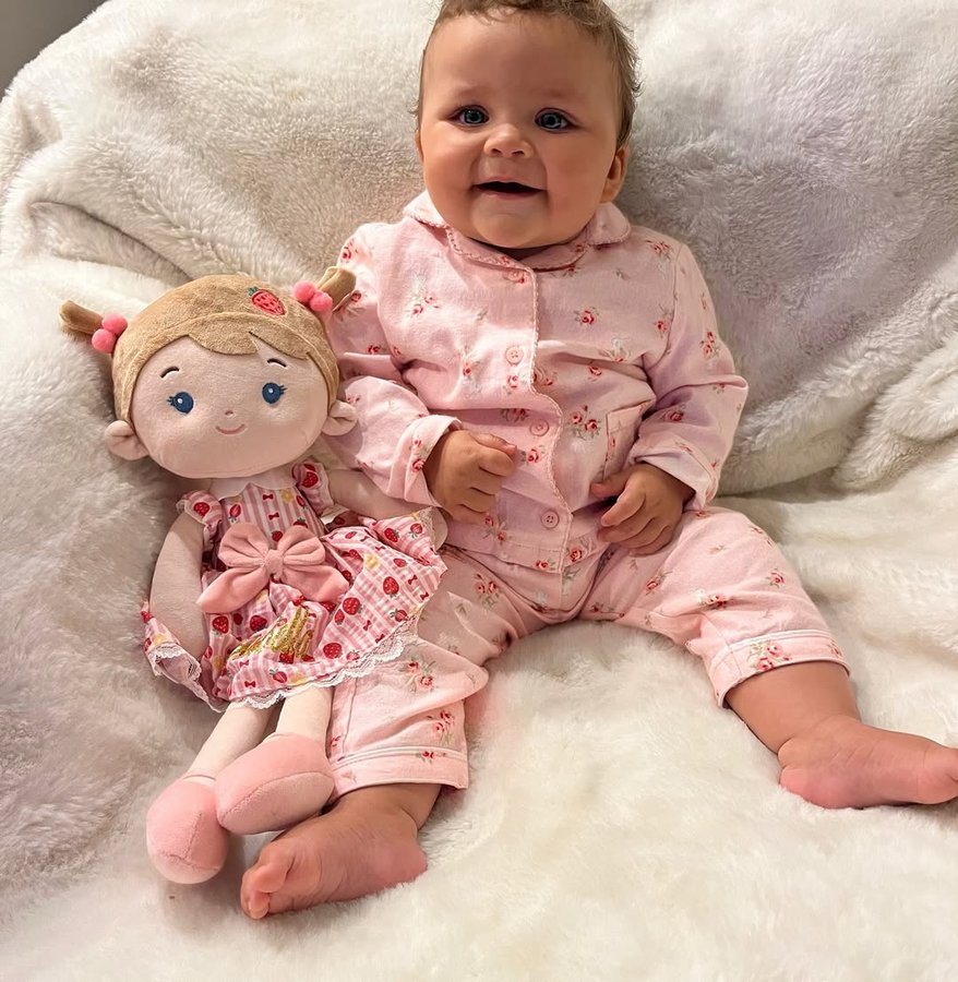 Instagram post by @mamaandarabellarose for Leyadoll. Caption reads: [...] & her beautiful personalised doll from....