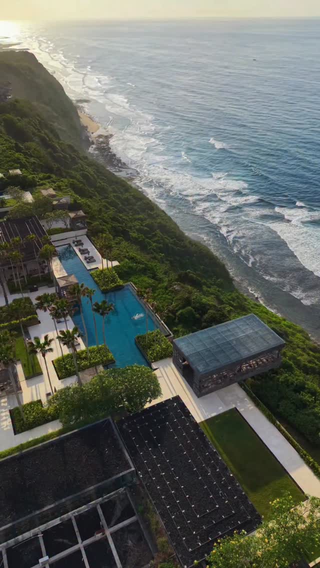 Instagram post by @sunny_rung for SAMSONITE. Caption reads: What a place to stay in Bali ✨

High above the....