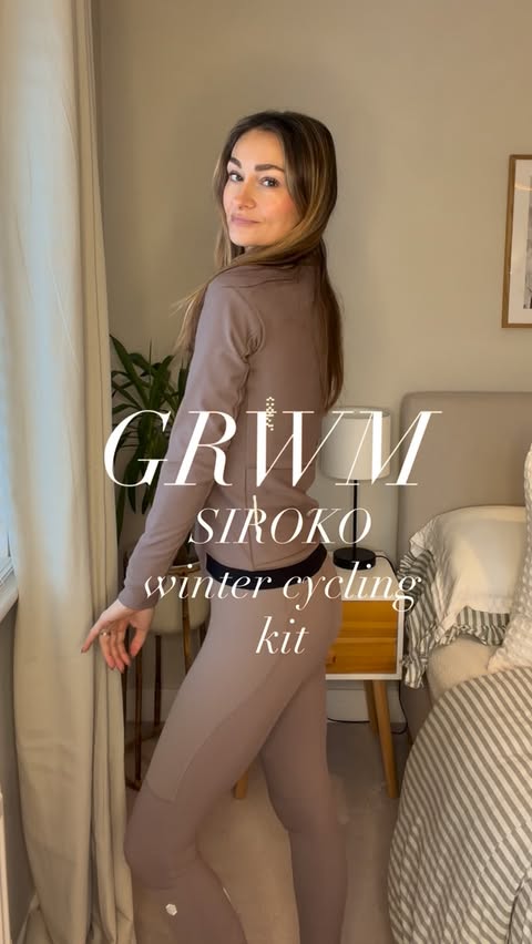 Instagram post by @pelohun for Siroko. Caption reads: [...] sleeve jersey, bibs, gloves, headband :....