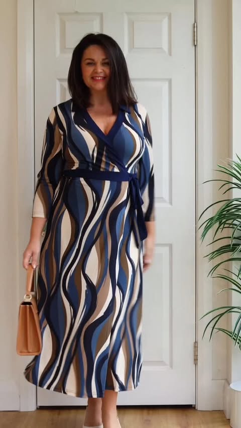 Instagram post by @jordana_balasco for Izabel London. Caption reads: Today’s Model & Me is a little stunner of a number....