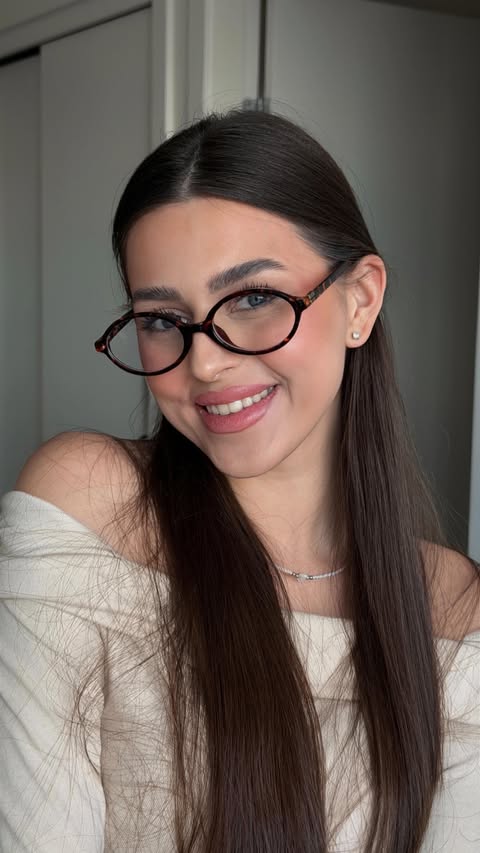 Instagram post by @zinger_kate for FYTOO. Caption reads: [...] can choose your favorite frame on the....