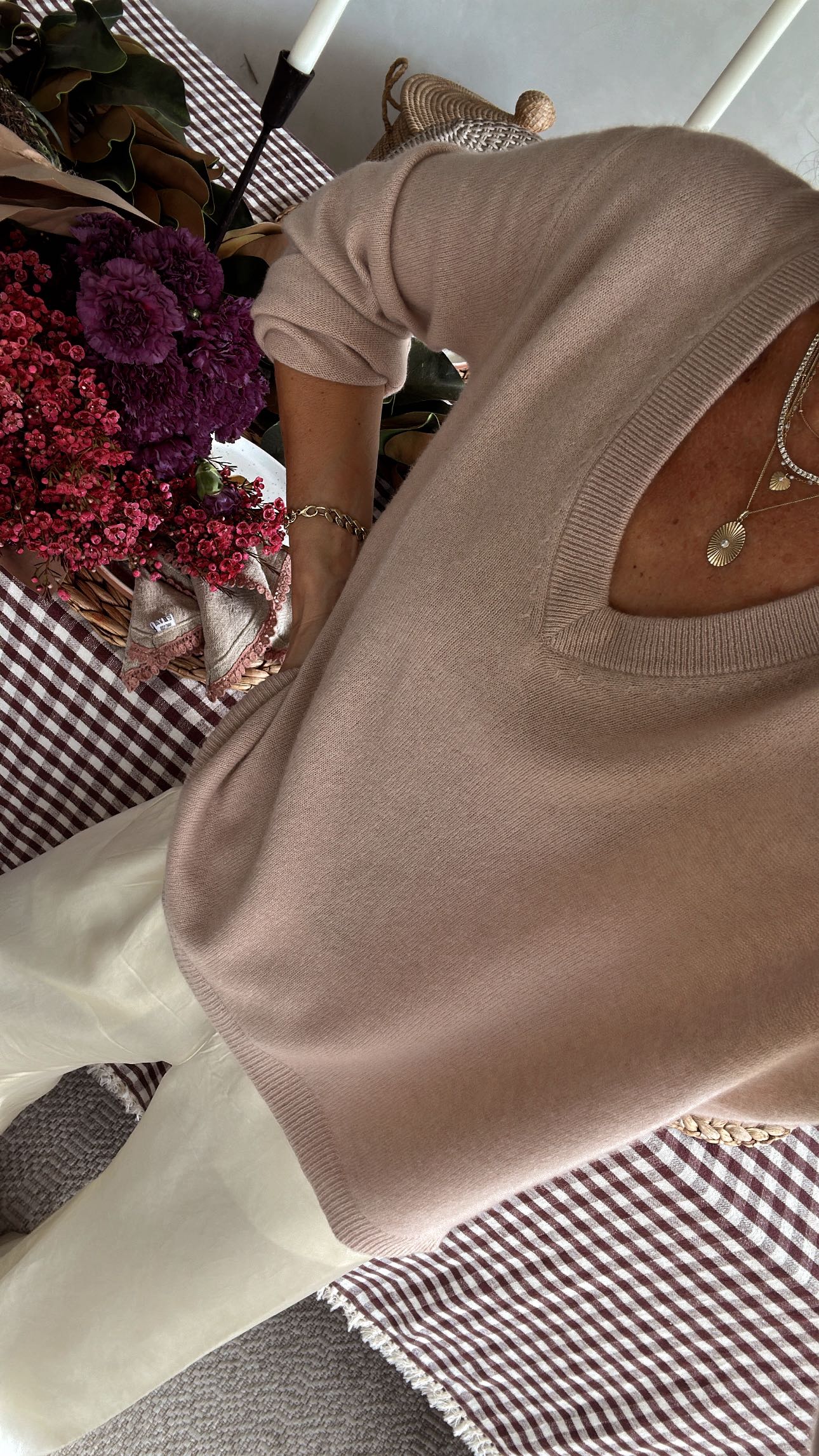 Instagram post by @itsybitsyindulgences for Jenni Kayne. Caption reads: [...] The Flynn cashmere sweater from @JenniKayne....