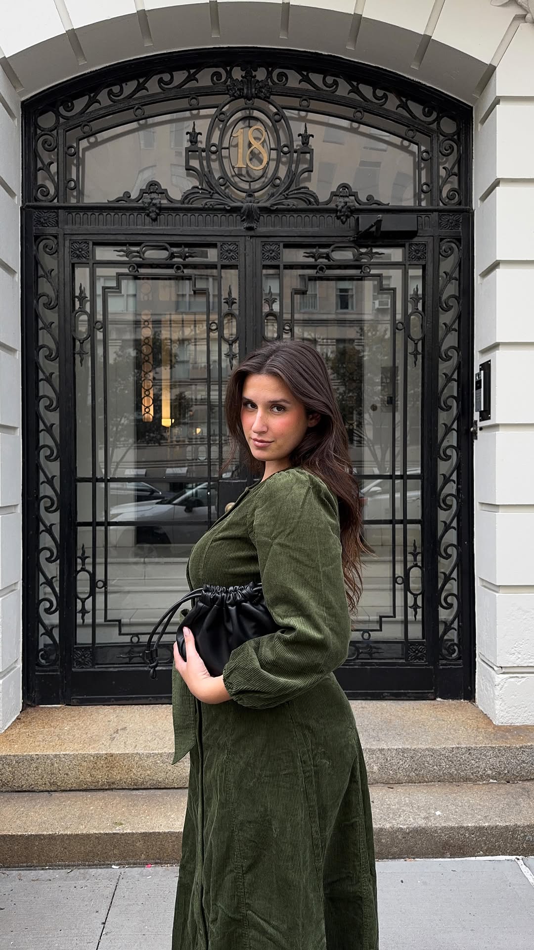 Instagram post by @hopeannwilliams for Equinox. Caption reads: 9-5s looking a bit different these days☺️
@equinox....