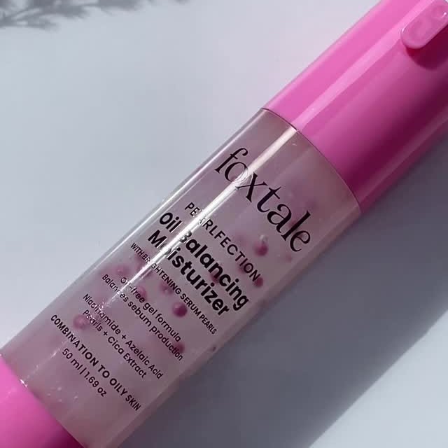 Instagram post by @kaluvaa_ for Foxtale. Caption reads: You will definitely love this if you have oily....