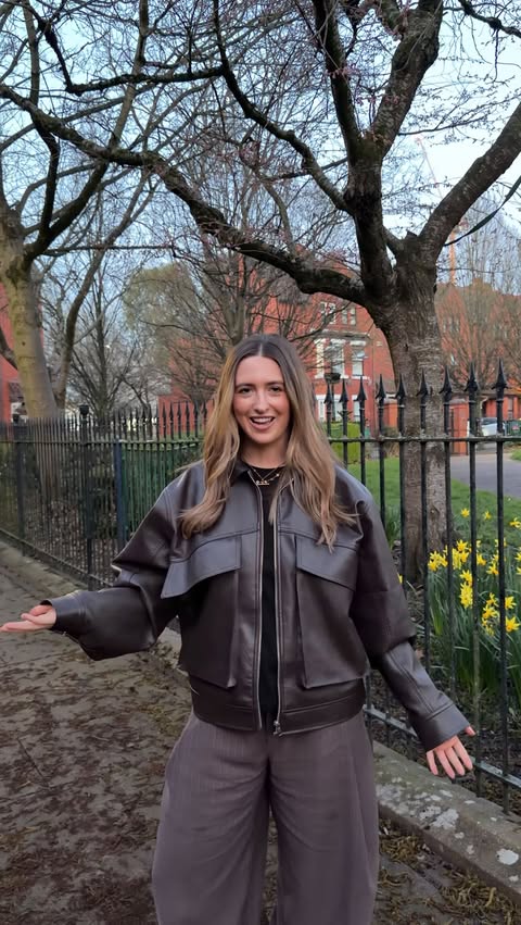 Instagram post by @mollyellenlloyd for Aussie Hair. Caption reads: [...] frizzy from British weather? If so,....