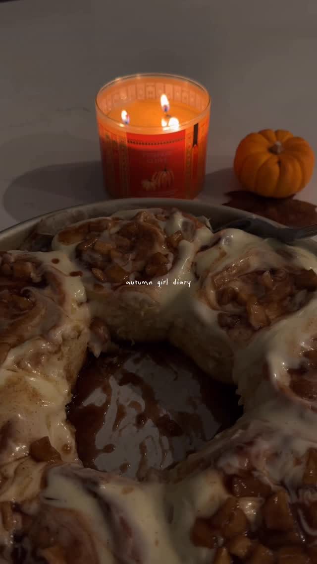 Instagram post by @elisapurrr for Hatch. Caption reads: coziest autumn girl diary 🌙🍁🪵🧁

#fallseason....