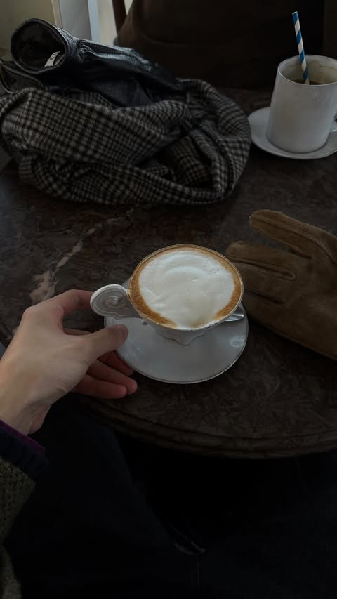 Instagram post by @seonyeoc for Zara Home. Caption reads: comfy vintage cottage christmas home 🛖❄️.