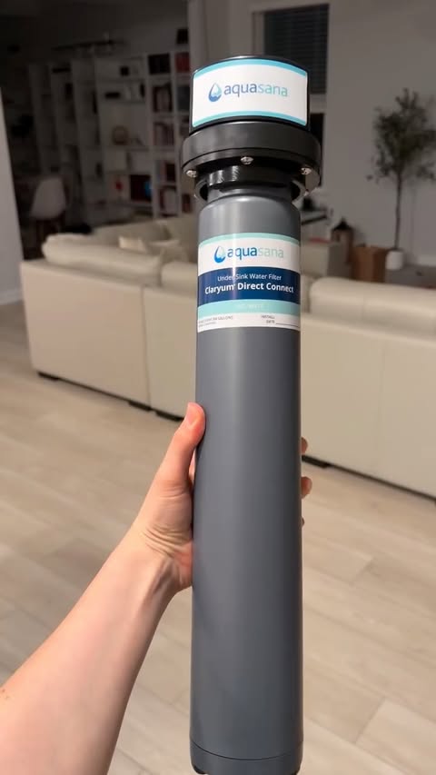 Instagram post by @maviminvalofficial for Aquasana. Caption reads: [...] the under-sink system from Aquasana and it’s....