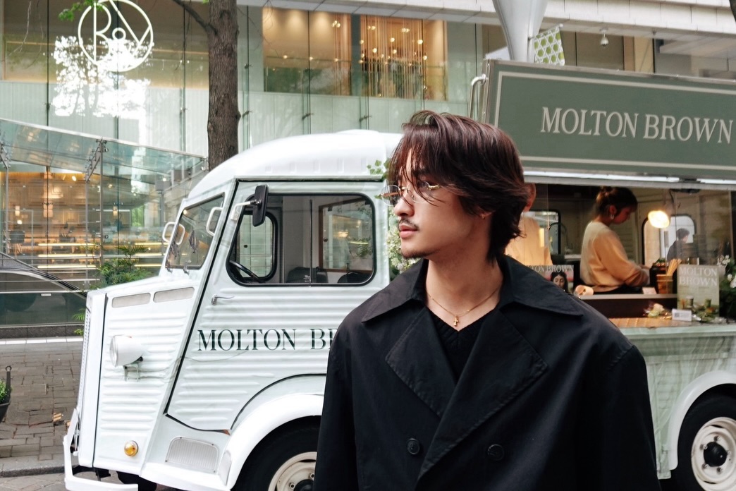 Instagram post by @naokioguro_official for Molton Brown. Caption reads: MOLTON BROWN JAPAN🇬🇧 @moltonbrownjapan [...].